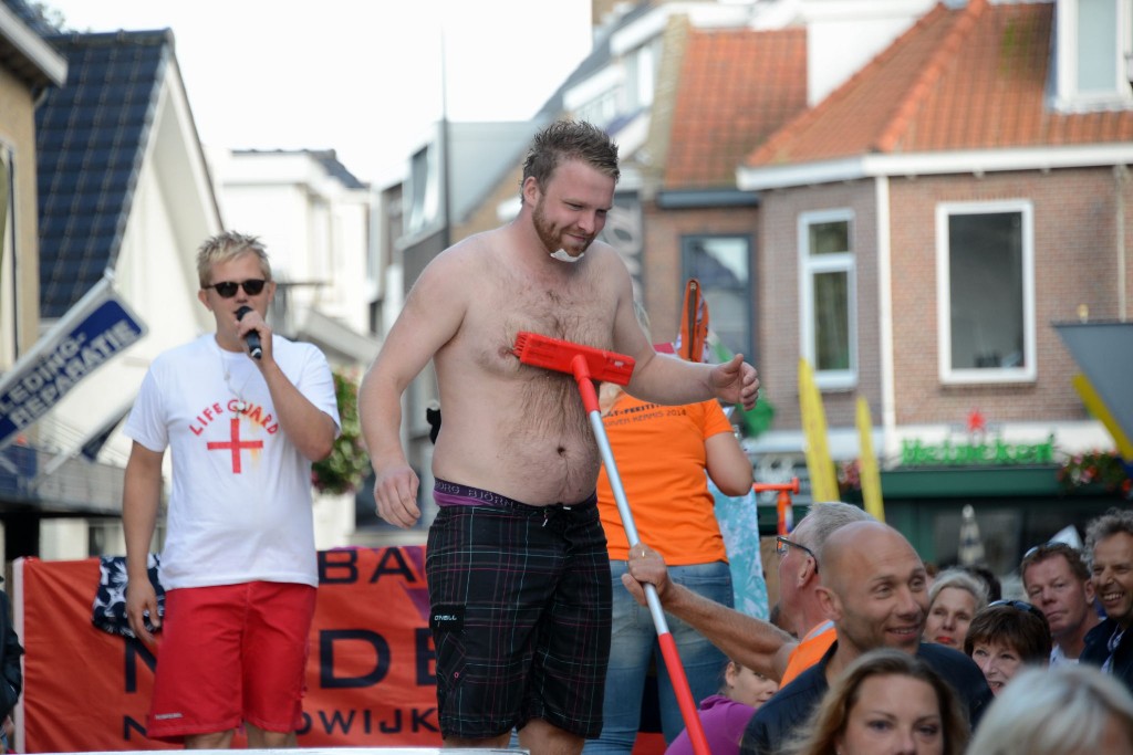 ../Images/Donderdag kermis 078.jpg